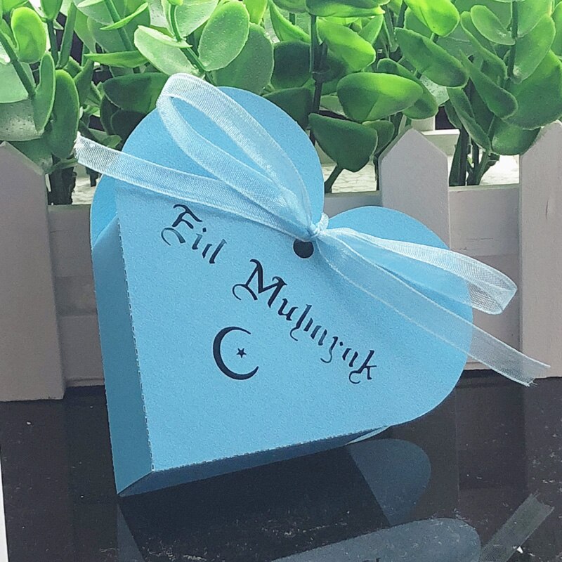 Heart Shaped Eid Mubarak Gift Box 10-100 Pcs Heart Shaped Eid Mubarak Gift Box 10-100 Pcs
