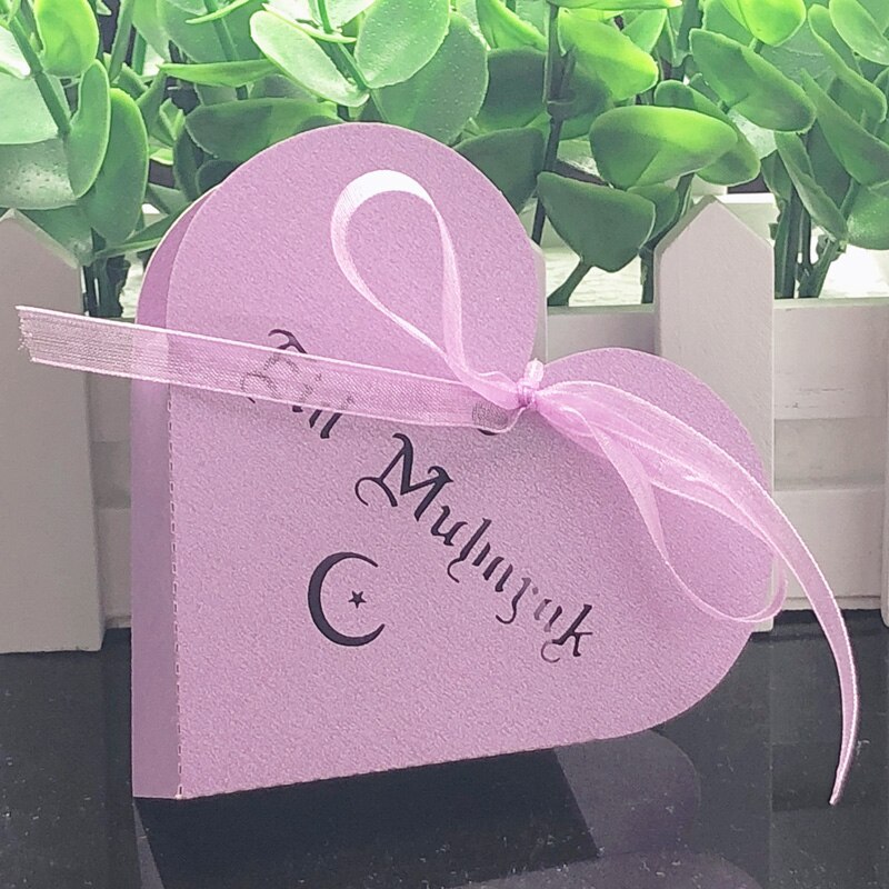 Heart Shaped Eid Mubarak Gift Box 10-100 Pcs Heart Shaped Eid Mubarak Gift Box 10-100 Pcs