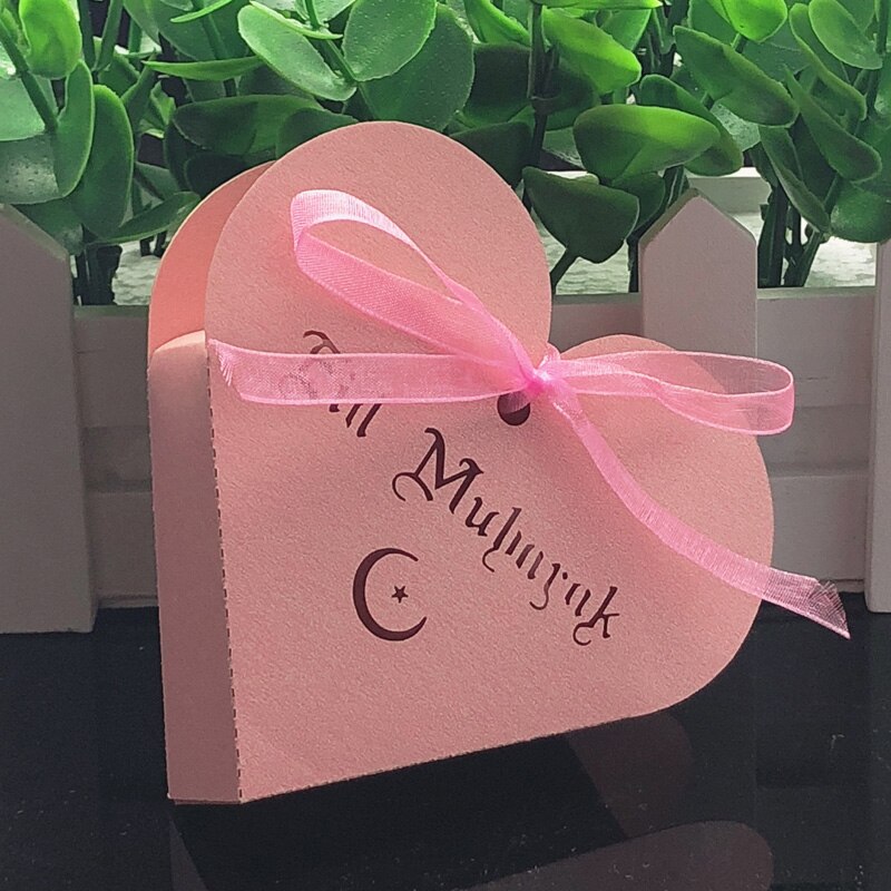 Heart Shaped Eid Mubarak Gift Box 10-100 Pcs Heart Shaped Eid Mubarak Gift Box 10-100 Pcs